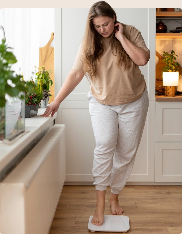 woman-check-weight-img-with-bg